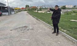Ana arterle kesişiminde sürekli kaza olan sokak için tedbir alınması bekleniyor