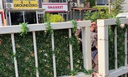 Ankara'daki bir lisede, sınava dakikalar kala öğrenciler okul bahçesine alınmayınca gerginlik yaşandı