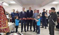 Aslanapa'da yılsonu sergisi açıldı