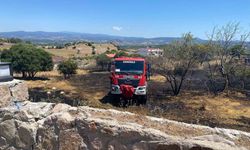 Ayvacık'ta bir evin bahçesinde çıkan yangın büyümeden söndürüldü
