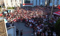 Bahçelievler'de Dünya Kupası heyecanı dev ekranlarda yaşandı