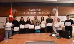 Balıkesir'de başarılı öğrenciler ödüllendirildi