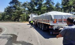 Balıkesir'de tıra arkadan çarpan otomobil takla attı: 4 yaralı