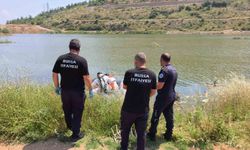 Baraj gölündeki büyükbaş hayvan ölüsü ekipleri alarma geçirdi