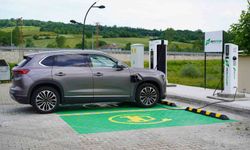 BARÜ elektrikli araç şarj istasyonu kullanıma açıldı