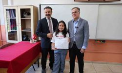 Başkan Özdoğan, Hacılar'da karne coşkusuna ortak oldu