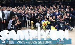 Basketbol Süper Ligi'nde şampiyon Fenerbahçe Beko kupasını aldı