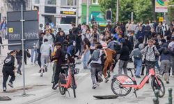 Belçika'da protestocular ile polis arasında çatışma