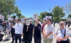 Beyazıt Meydanı'nda kruvaziyer gemisi protesto edildi