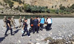 Boğulma tehlikesi geçiren ailesini kurtardı, kendisi hayatını kaybetti