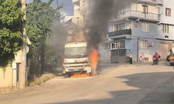 Bursa'da park halindeki kamyon alevlere teslim oldu