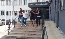 Bursa'da 'Yeğenin zor durumda' yalanıyla altın vurgunu: Yaşlı kadını dolandıran 2 şüpheli tutuklandı