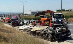 Büyükçekmece'de 4 aracın karıştığı zincirleme kaza: 1 yaralı