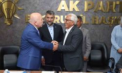 CHP'li meclis üyesi istifa ederek AK Parti'ye geçti