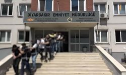 Diyarbakır'da silahlı suç örgütü şebekesi çökertildi: 40 gözaltı