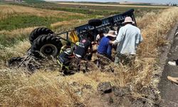 Diyarbakır'da takla atan traktörün altında kalan sürücüsü yaralandı