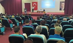 Edremit'te okul müdürleri ve rehber öğretmenlere siber güvenlik eğitimi verildi