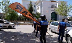 Elazığ zabıtasından kaldırım denetimi