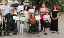Engellilerden 'engelsizlere' çevre dersi: Parkları köşe bucak temizlediler