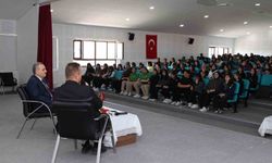 ERÜ Rektörü Altun, Develi'de öğrenciler ile buluştu