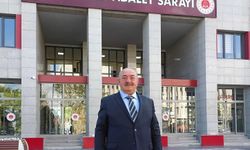 Erzurum Adliyesi'nde vefa dolu veda: 45 yıllık hizmetin ardından emekliye ayrıldı