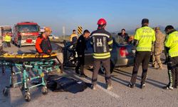 Erzurum'da otomobil kamyonete çarptı: 3 ölü, 3 yaralı