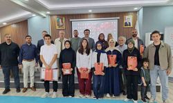 Eskişehir'de umre ödüllü bilgi yarışmasının kazananları ödüllerine kavuştu
