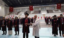 Fırat Üniversitesi Tıp Fakültesi 38. dönem mezunlarını uğurladı