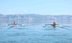 Genç kürekçiler ilk sınavdan madalyayla döndü