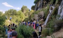 Girlevik Şelalesi bayramda ziyaretçi akınına uğradı