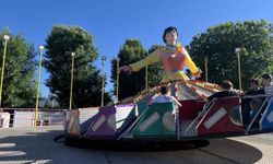 Günlerdir lunaparkı izleyen otizmli çocuğa çalışanlardan özel tur