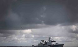 Hollanda, Hürmüz Boğazı'ndaki muhtemel mayın temizleme görevi için bölgeye bir fırkateyn gönderdi