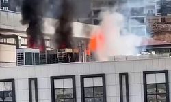 İnşaatı devam eden hükumet konağı çatısında korkutan yangın
