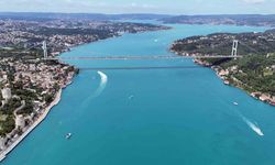 İstanbul Boğazı'nın turkuaz görünümü tabloya dönüştü