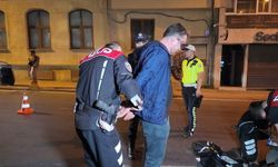 Kadıköy'de helikopter destekli asayiş denetimi: Motosikletli uyuşturucu ticaretinden gözaltına alındı