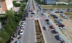 Karaman'da LGS heyecanı: Kimliğini unutan öğrencilerin yardımına polis ve veliler koştu