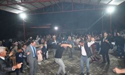 Kaymakam Türker, piste çıkıp yeni evlenen çiftin mutluluğuna ortak oldu
