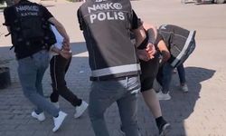 Kayseri'de aracın bagajından 4 bin 458 adet uyuşturucu hap ele geçirildi: 3 tutuklama