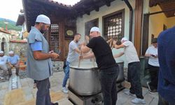 Kosova'da Osmanlı mirası tekkede aşure kazanları kaynatıldı