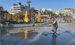 Kuşadası'da bayramtatilinde 3 bin 67 ton çöp toplandı