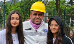 Madenciler, çocuklarının öğrenim gördüğü okulda Babalar Günü'nü kutladı