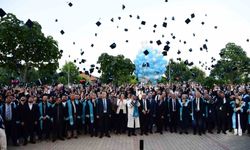 Malatya Turgut Özal Üniversitesi'nde mezuniyet coşkusu