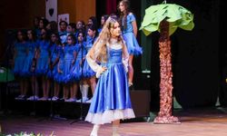 Manavgat'ta 'Alis Harikalar Diyarında' müzikali sahnelendi