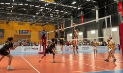 Manisa voleyboluna çifte şampiyona kontenjanı kazandırdılar
