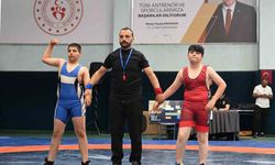 Minikler minderde kozlarını paylaştı