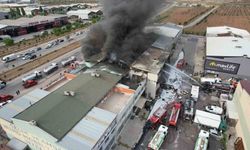 Mobilya fabrikasındaki yangın korkuttu
