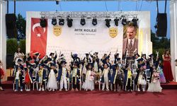 MTK Koleji'nde hem mezuniyet hem karne heyecanı