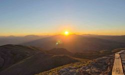 Nemrut Dağı'nda gün doğumu ve gün batımı yoğun ilgi görüyor
