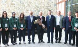 Nihat Özdemir, Trabzon'da öğrencilerle buluştu