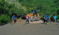 Ordu'da heyelan sonucu açılan alternatif yol betonla güçlendirildi